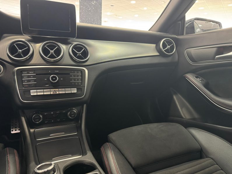 
								MERCEDES-BENZ Clase CLA CLA 220 d completo									