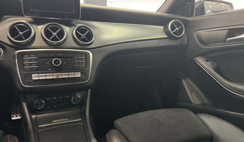 
								MERCEDES-BENZ Clase CLA CLA 220 d completo									