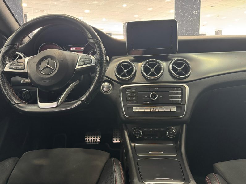 
								MERCEDES-BENZ Clase CLA CLA 220 d completo									