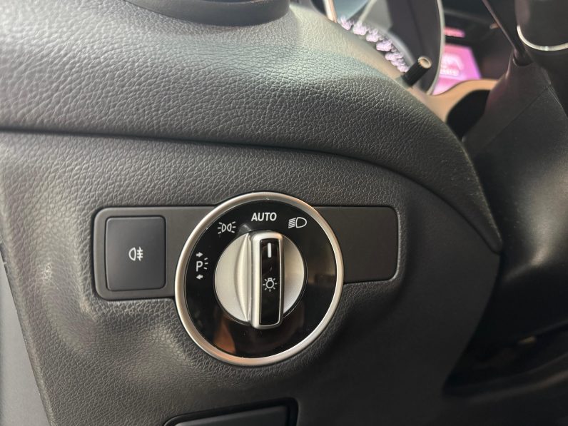 
								MERCEDES-BENZ Clase CLA CLA 220 d completo									