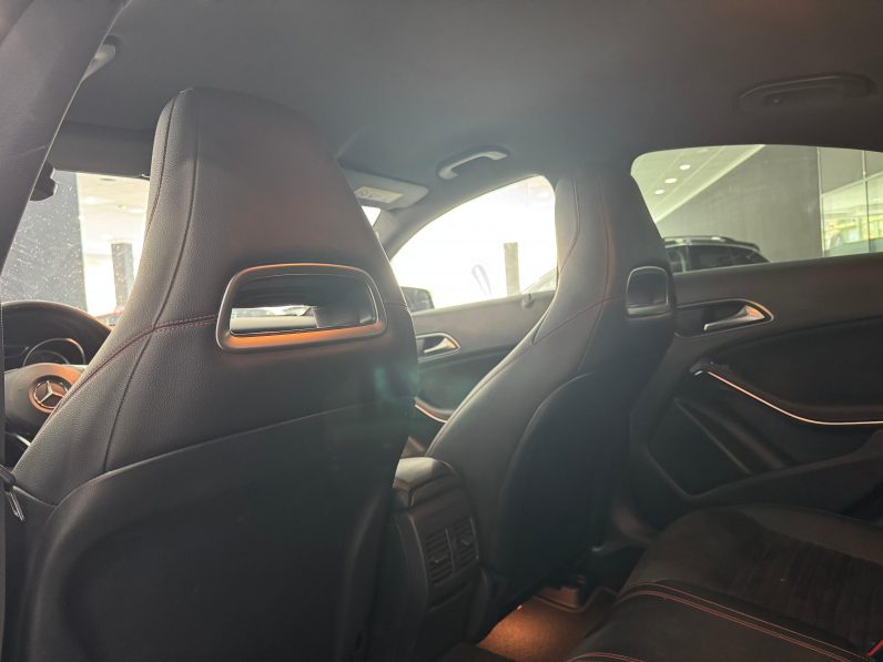 
								MERCEDES-BENZ Clase CLA CLA 220 d completo									