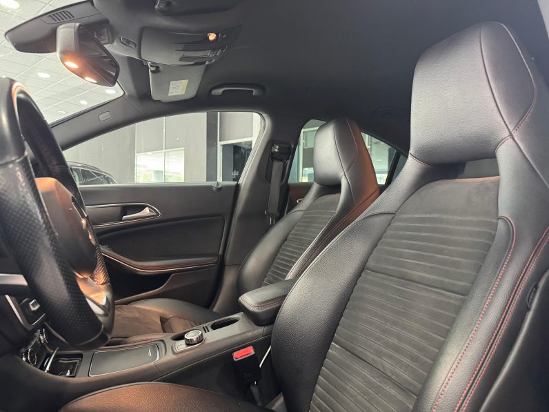 
								MERCEDES-BENZ Clase CLA CLA 220 d completo									