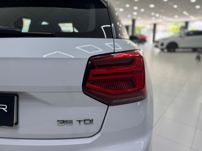
								AUDI Q2 S line 35 TDI S tronic completo									
