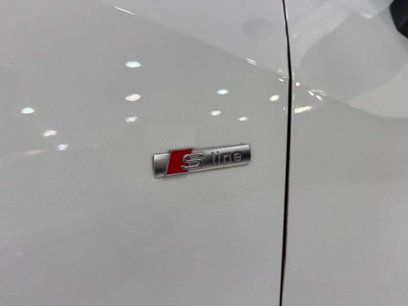 
								AUDI Q2 S line 35 TDI S tronic completo									