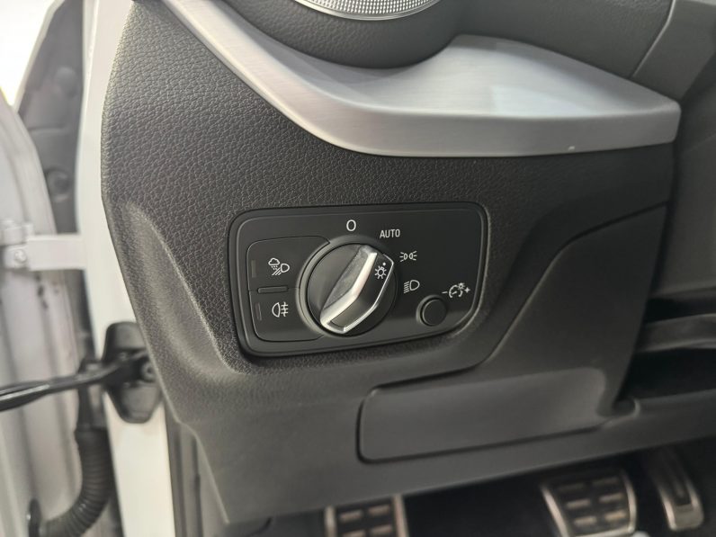 
								AUDI Q2 S line 35 TDI S tronic completo									