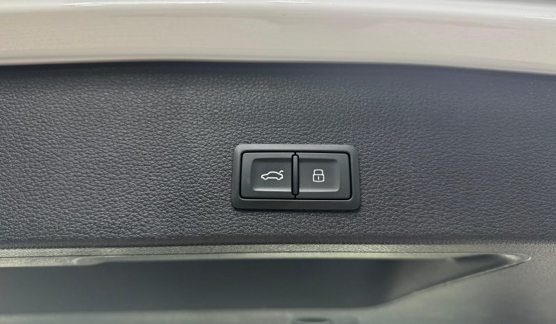 
								AUDI Q2 S line 35 TDI S tronic completo									