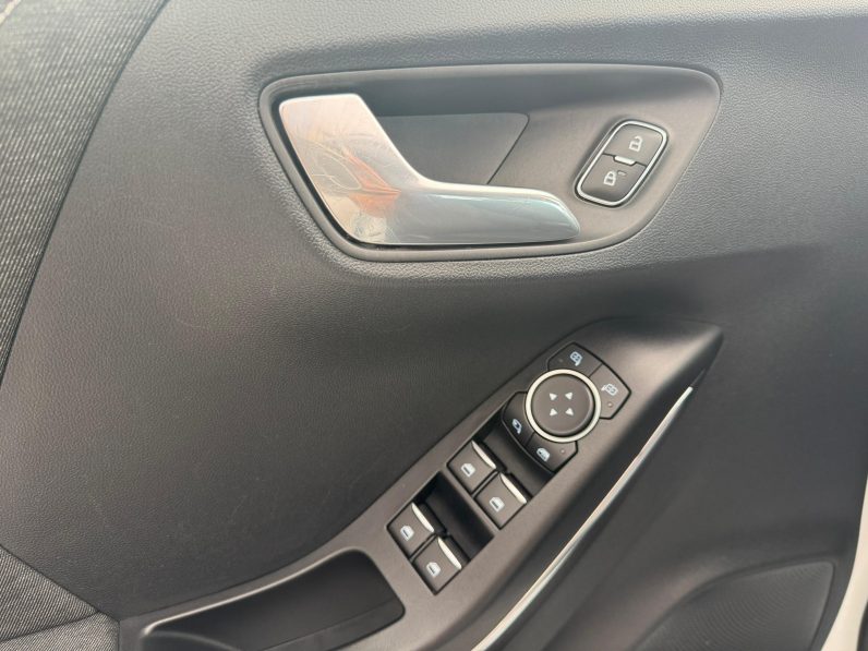 
								FORD Puma 1.0 EcoBoost Titanium Auto completo									