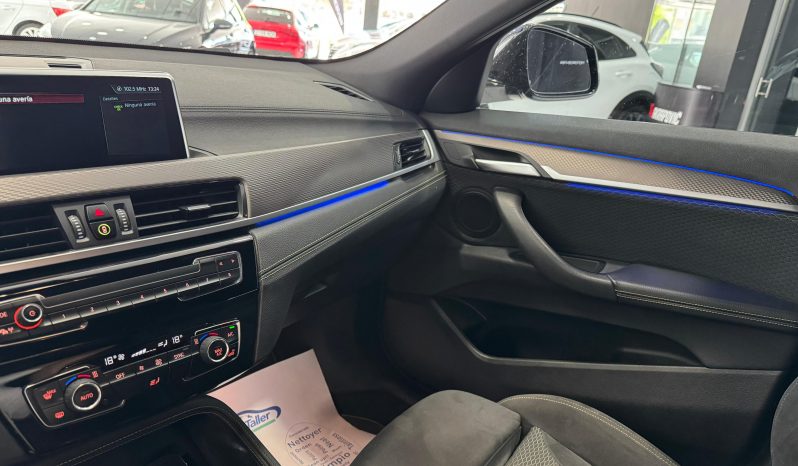 
								BMW X2 sDrive18d M completo									