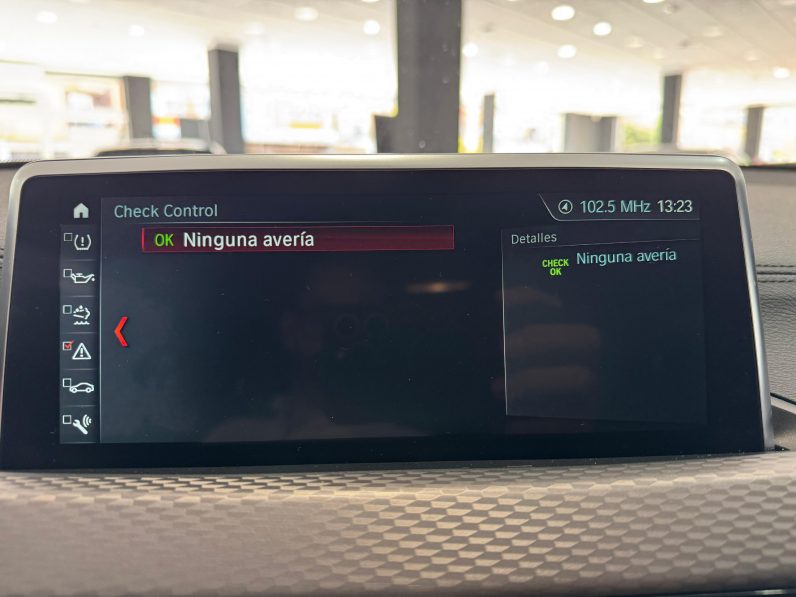 
								BMW X2 sDrive18d M completo									