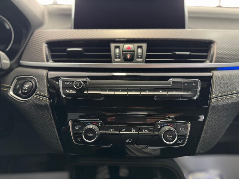 
								BMW X2 sDrive18d M completo									