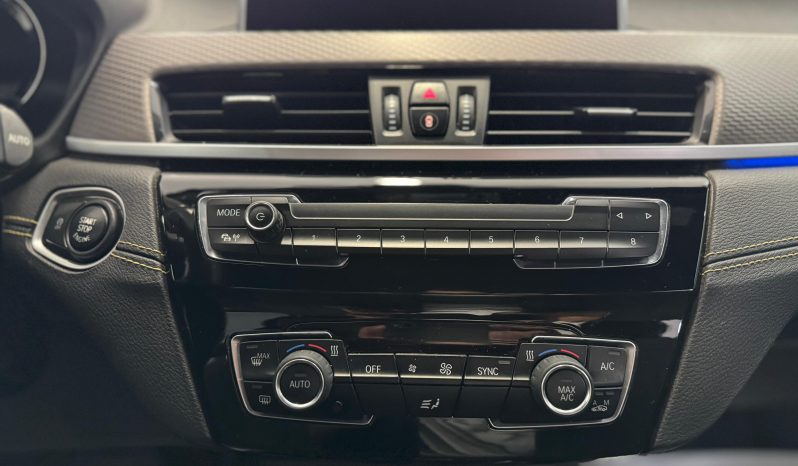 
								BMW X2 sDrive18d M completo									