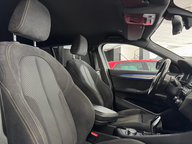 
								BMW X2 sDrive18d M completo									