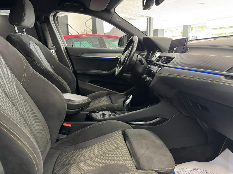 
								BMW X2 sDrive18d M completo									