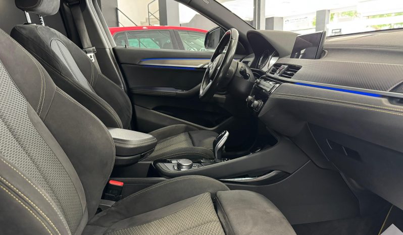 
								BMW X2 sDrive18d M completo									