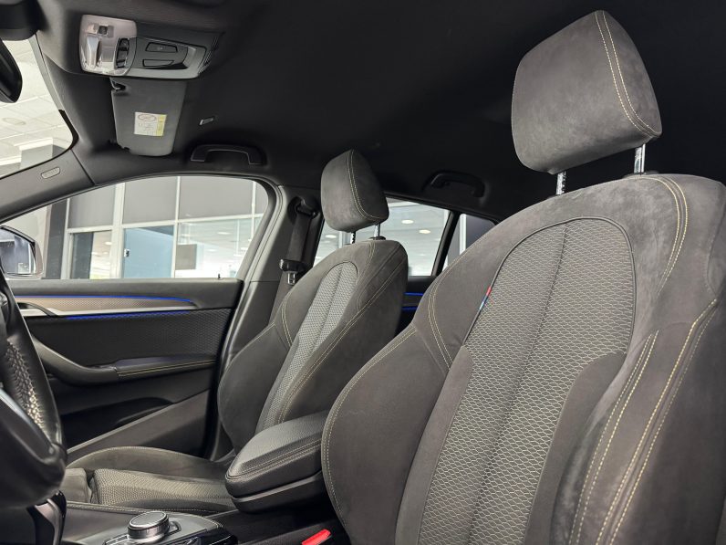 
								BMW X2 sDrive18d M completo									