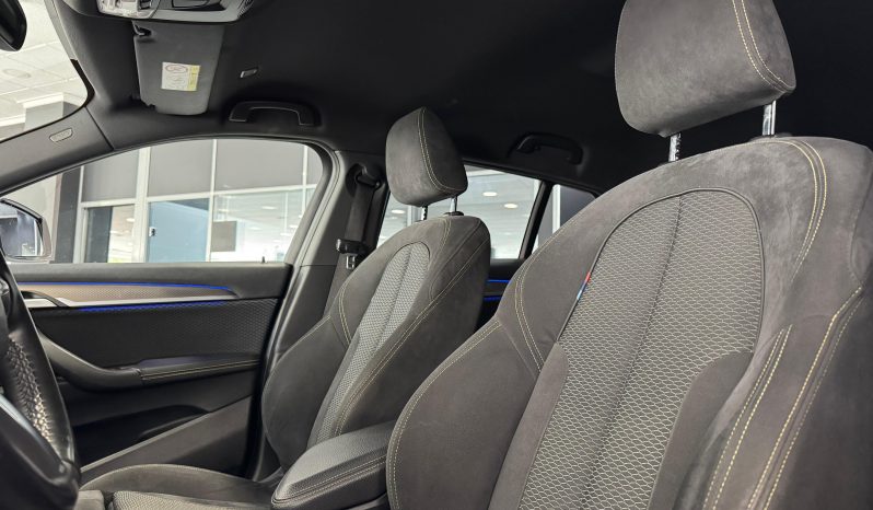 
								BMW X2 sDrive18d M completo									