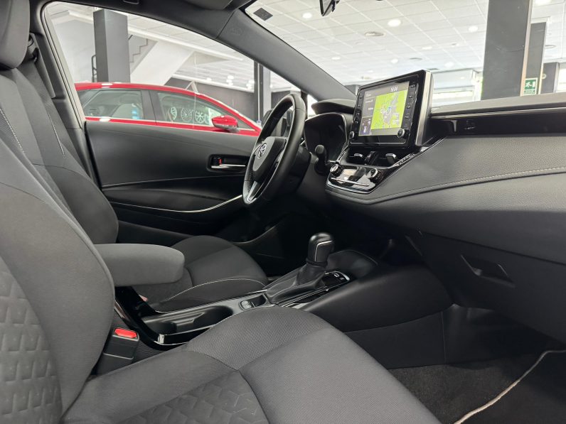 
								TOYOTA Corolla 1.8 125H ACTIVE TECH ECVT completo									