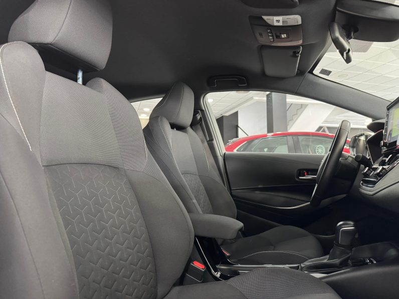 
								TOYOTA Corolla 1.8 125H ACTIVE TECH ECVT completo									