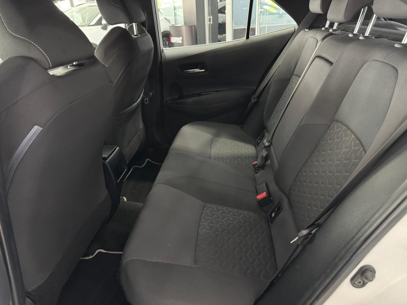 
								TOYOTA Corolla 1.8 125H ACTIVE TECH ECVT completo									