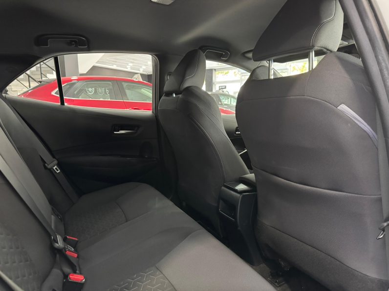 
								TOYOTA Corolla 1.8 125H ACTIVE TECH ECVT completo									