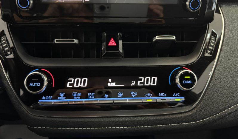 
								TOYOTA Corolla 1.8 125H ACTIVE TECH ECVT completo									