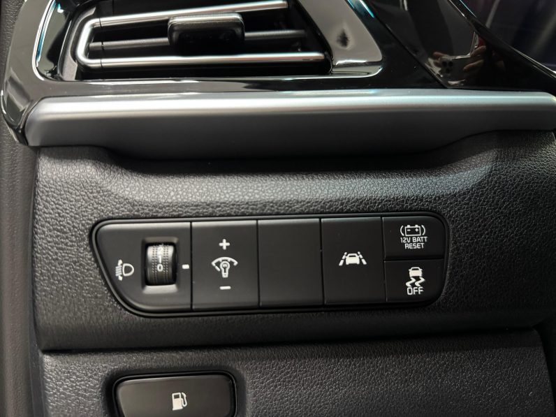 
								KIA Niro 1.6 GDi HEV Concept completo									