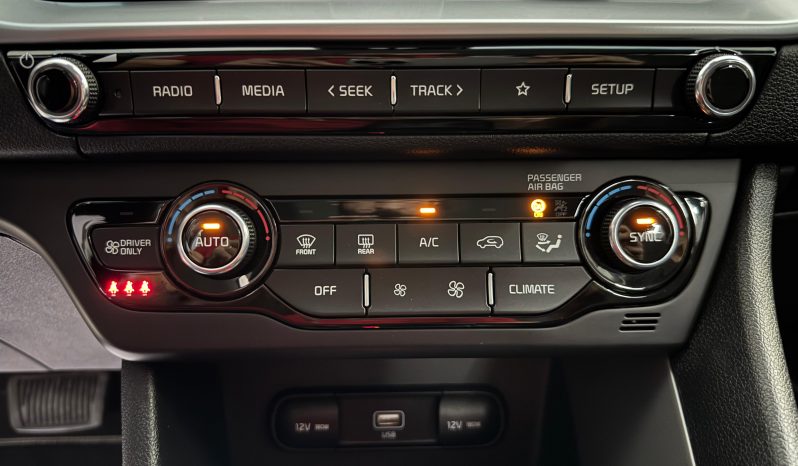 
								KIA Niro 1.6 GDi HEV Concept completo									