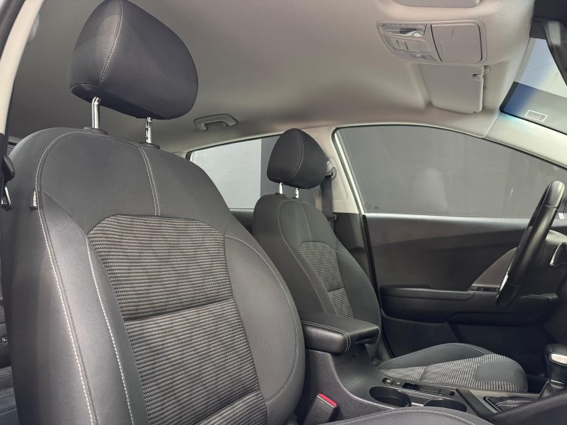 
								KIA Niro 1.6 GDi HEV Concept completo									