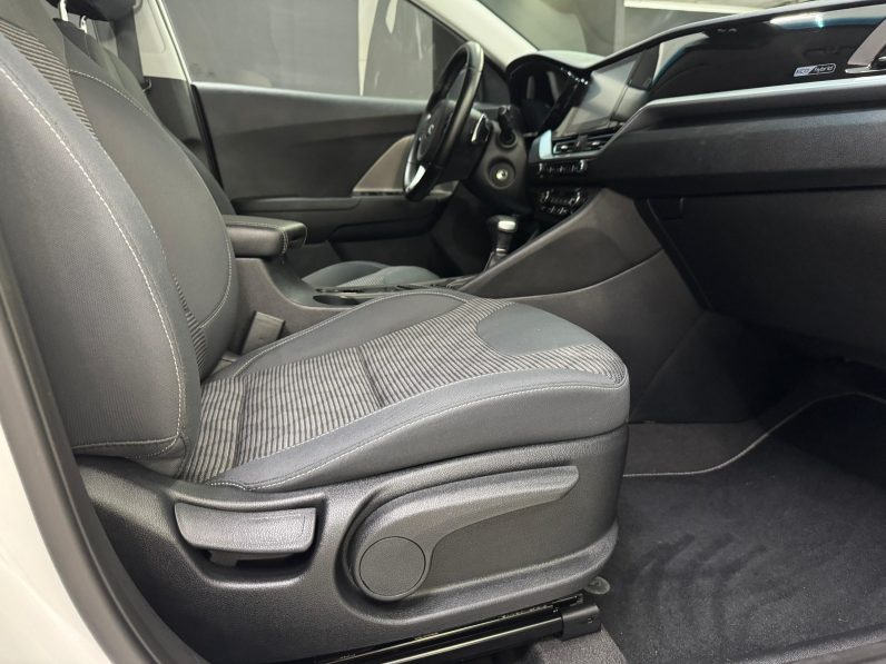 
								KIA Niro 1.6 GDi HEV Concept completo									