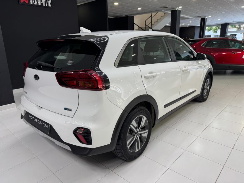 
								KIA Niro 1.6 GDi HEV Concept completo									