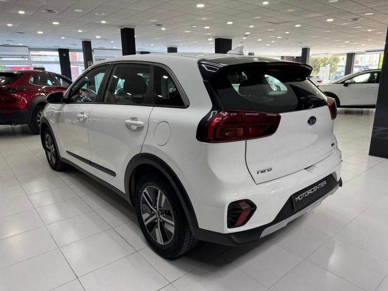 
								KIA Niro 1.6 GDi HEV Concept completo									