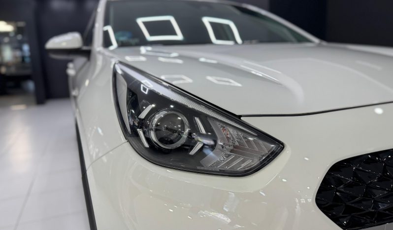 
								KIA Niro 1.6 GDi HEV Concept completo									