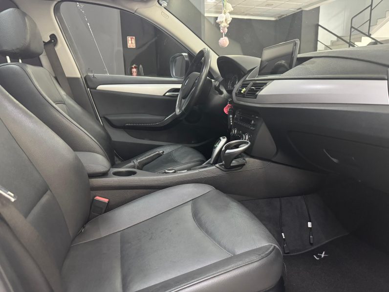 
								BMW X1 xDrive23d Auto completo									