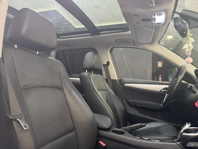 
								BMW X1 xDrive23d Auto completo									