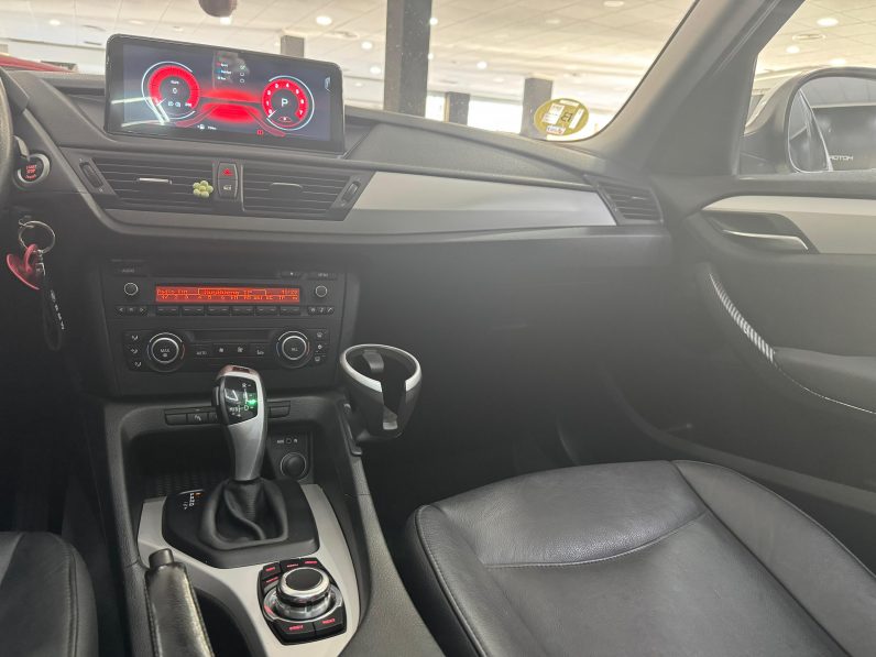 
								BMW X1 xDrive23d Auto completo									