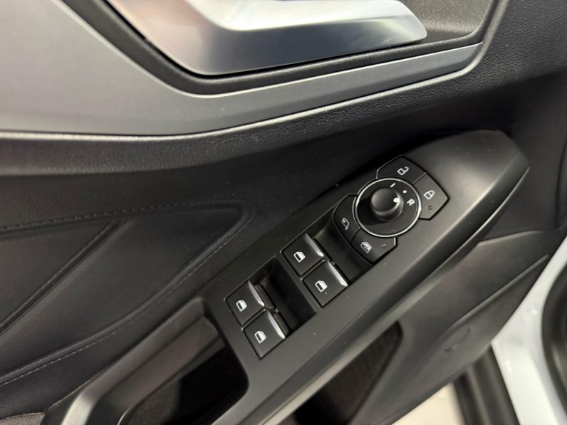 
								FORD Focus 1.0 Ecoboost MHEV Active Style completo									