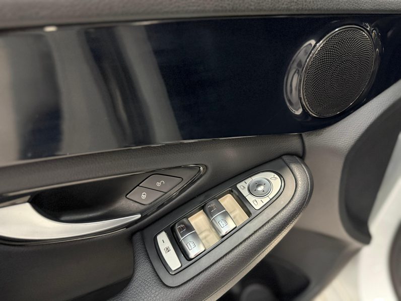 
								MERCEDES-BENZ Clase C C 180 d completo									