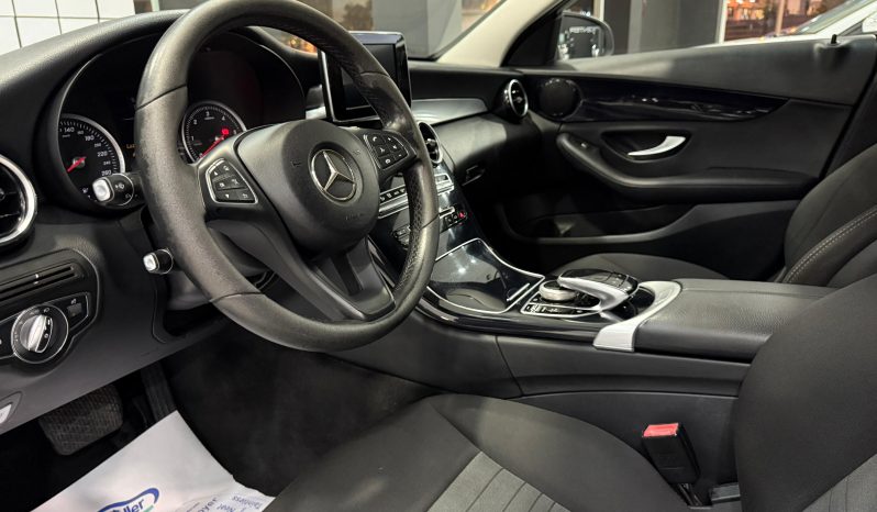 
								MERCEDES-BENZ Clase C C 180 d completo									