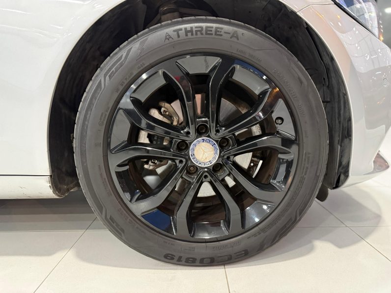 
								MERCEDES-BENZ Clase C C 180 d completo									