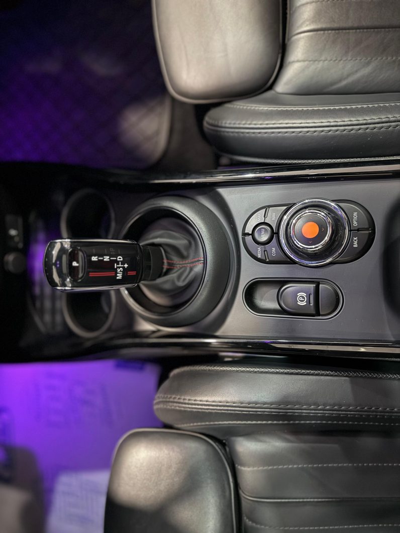 
								MINI CLUBMAN John Cooper Works ALL4 completo									