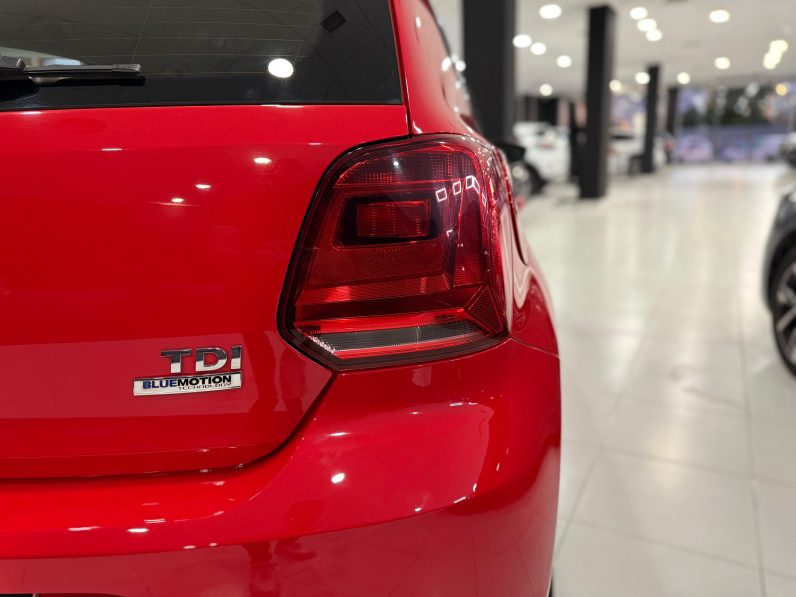 
								VOLKSWAGEN Polo Advance 1.4 TDI BMT completo									