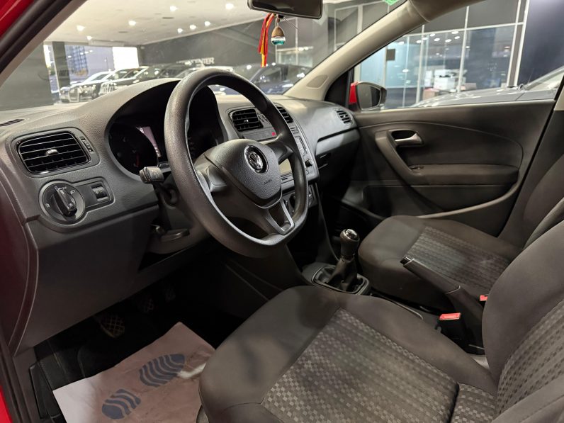 
								VOLKSWAGEN Polo Advance 1.4 TDI BMT completo									