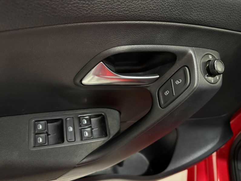 
								VOLKSWAGEN Polo Advance 1.4 TDI BMT completo									