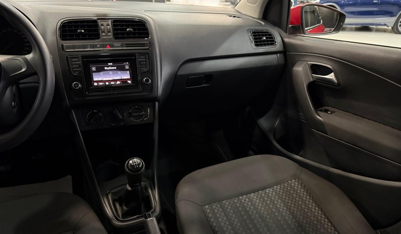 
								VOLKSWAGEN Polo Advance 1.4 TDI BMT completo									