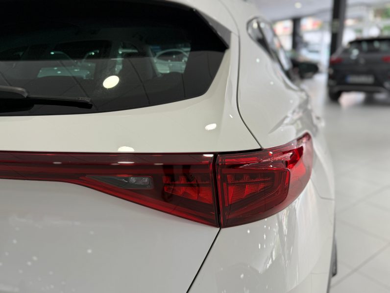 
								CUPRA Formentor 1.5 eTSI 150 CV DSG completo									