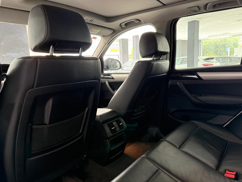 
								BMW X3 xDrive20d completo									