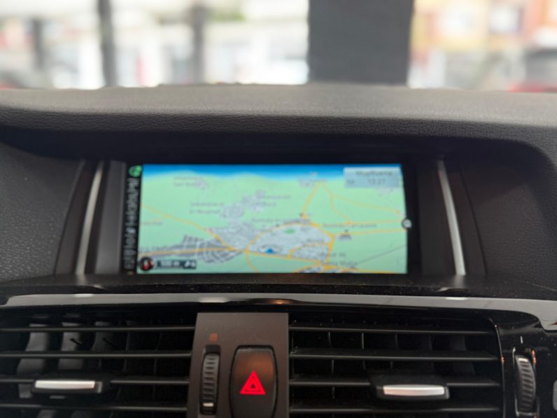 
								BMW X3 xDrive20d completo									