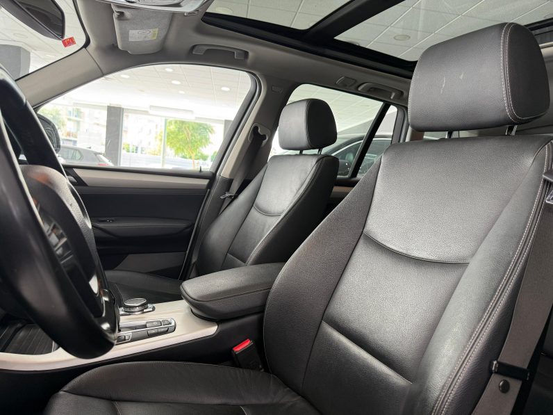 
								BMW X3 xDrive20d completo									