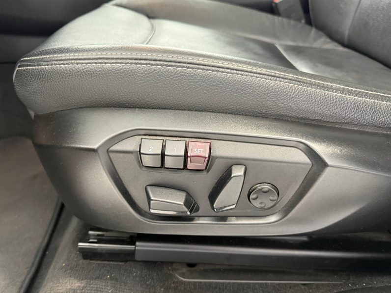 
								BMW X3 xDrive20d completo									