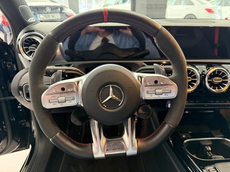 
								MERCEDES-BENZ Clase A MercedesAMG A 35 4MATIC completo									